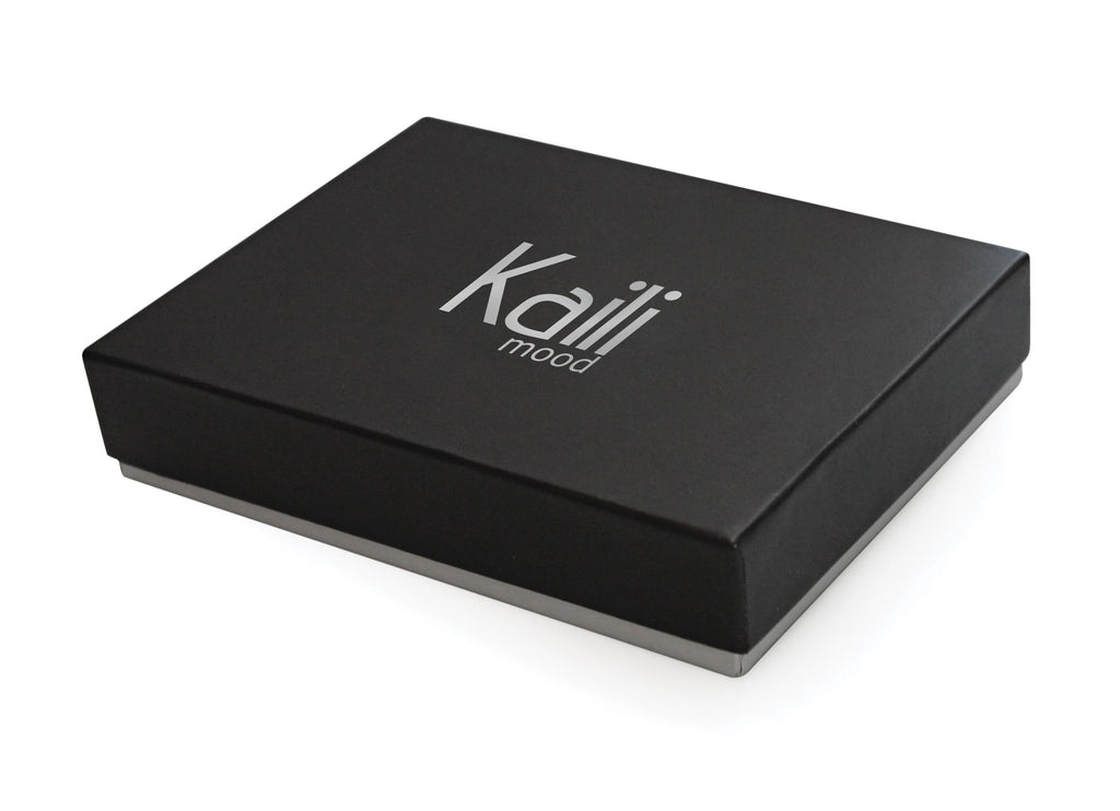 K0010RB | Bottle saver Made in Italy from genuine full grain leather, dollar grain - Yellow color. Dimensions: 27 x 4 x 0.5 cm.  Packaging: rigid bottom/cover Gift Box